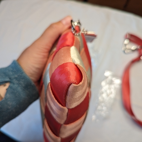 Harvey's Peaches & Cream Hip Pack - Picture 6 of 7